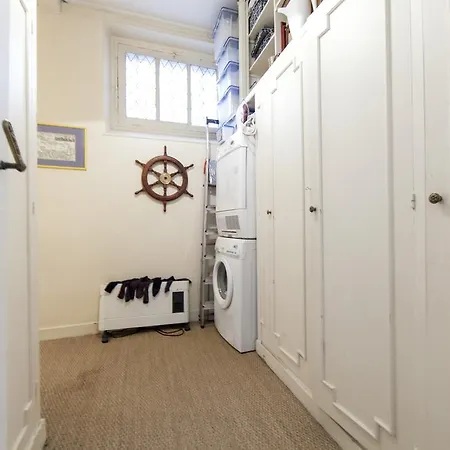 Hausmann 3bd Apt. In The 16th Arr