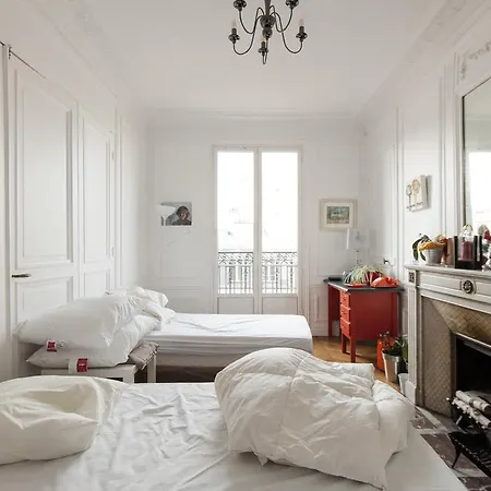 Hausmann 3bd Apt. In The 16th Arr